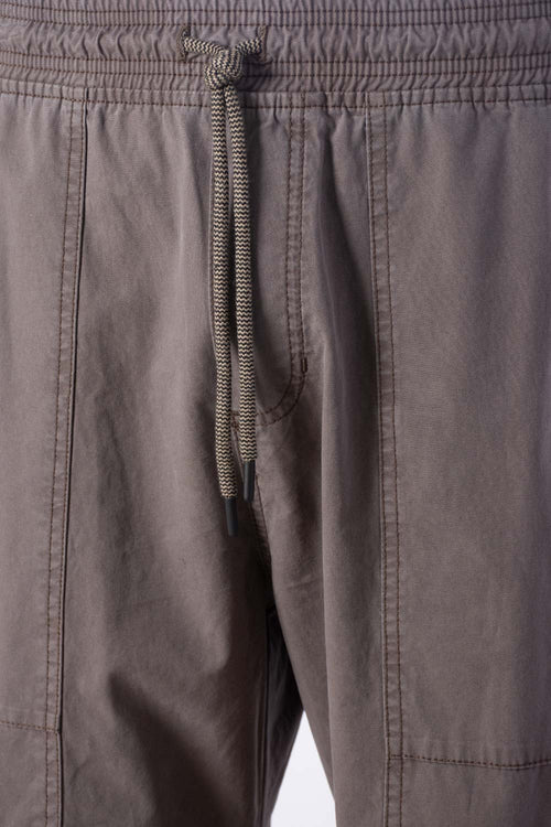 Card slide image -  JOGGER DE MOVIES CON CORDÓN CAFÉ PARA HOMBRE